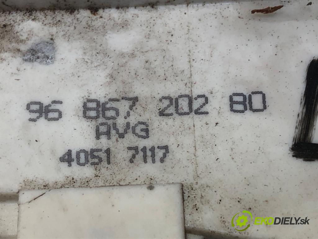 CITROEN C4 coupe (LA_) 2004 - 2013    1.6 HDi 66 kW [90 KM] olej napędowy 2004 - 2011  zámok dveře levý přední část 9686720280
