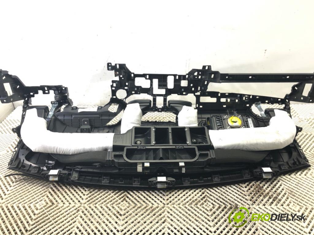 HYUNDAI i30 liftback 2019 74 kW 1.4 MPI 1368 Palubná doska silentbloku pasy