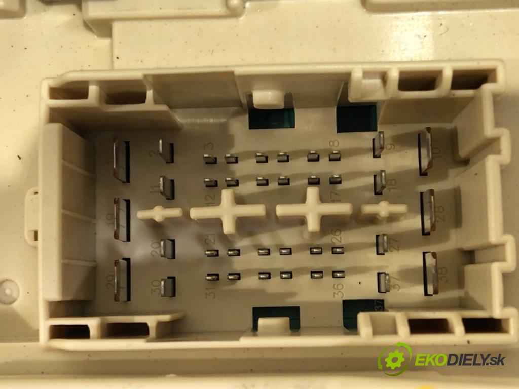 HYUNDAI i30 (PDE, PD, PDEN) 2016 - 2022    1.4 MPI 74 kW [100 KM] benzyna 2016 - 2022  modul BSI 91950-G3020 (Pojistkové skříňky)