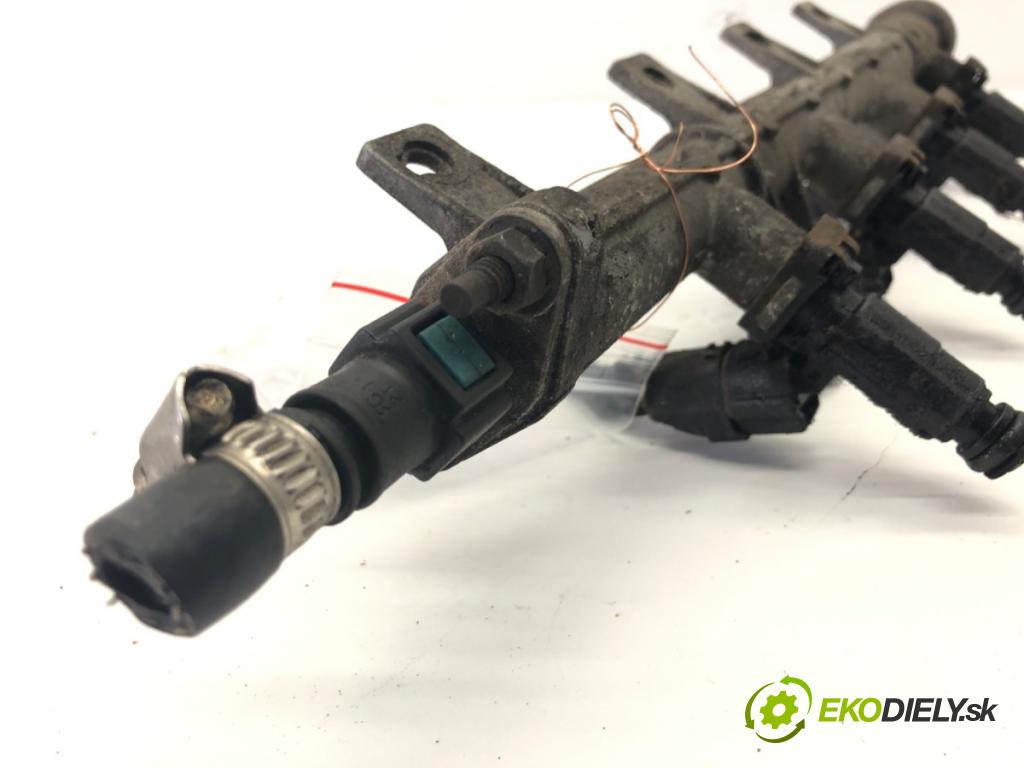 HYUNDAI GETZ (TB) 2001 - 2011    1.4 i 71 kW [97 KM] benzyna 2005 - 2010  Lišta vstrekovacia 9260930006 (Vstrekovacie lišty)