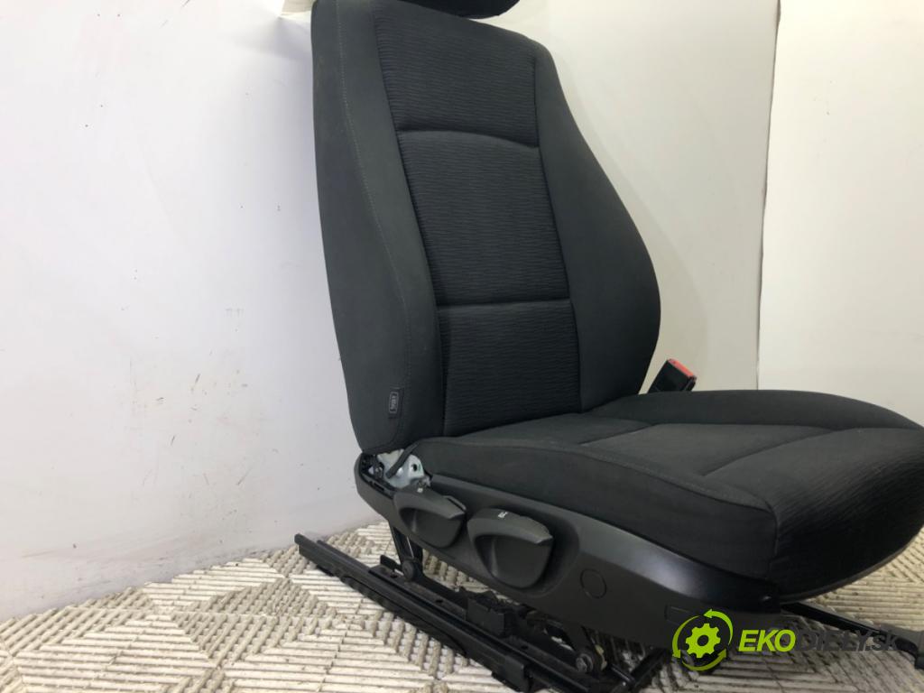 BMW X1 (E84) 2009 - 2015    sDrive 18 d 105 kW [143 KM] olej napędowy 2009 - 2015  Sedadlo pravy predný