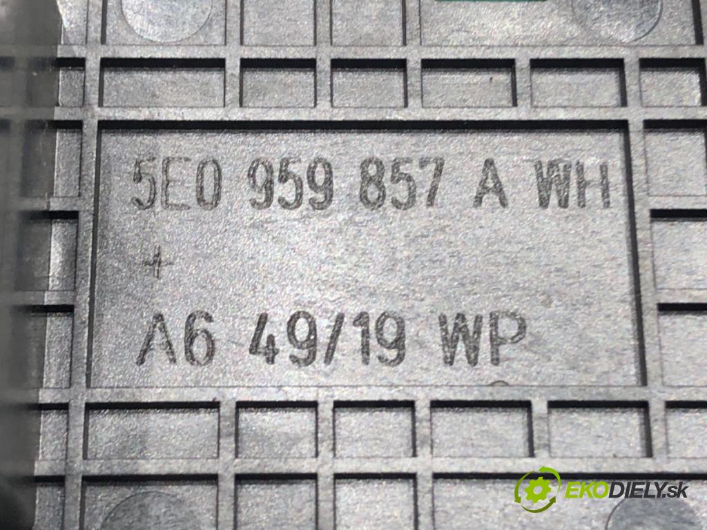 SKODA OCTAVIA III Combi (5E5, 5E6) 2012 - 2022    1.5 TSI 110 kW [150 KM] benzyna 2017 - 2022  Prepínač okien 5E0867171F (Prepínač/spínač/tlačidlo a ovládač kúrenia)