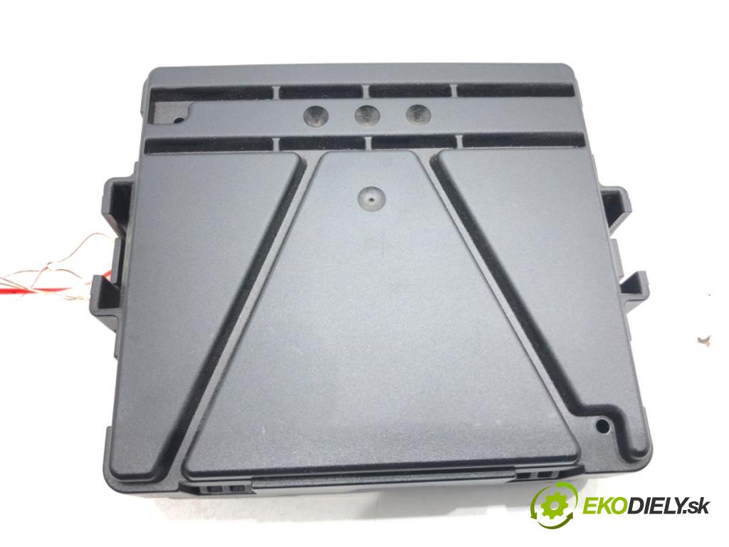 SKODA OCTAVIA III Combi (5E5, 5E6) 2012 - 2022    1.5 TSI 110 kW [150 KM] benzyna 2017 - 2022  Modul svetiel 3Q0907338E (Ostatné)