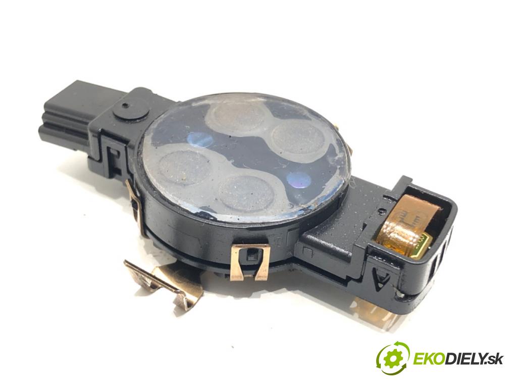 SKODA OCTAVIA III Combi (5E5, 5E6) 2012 - 2022    1.5 TSI 110 kW [150 KM] benzyna 2017 - 2022  Snímač dažďa 5Q0955547C (Snímač dažďa)