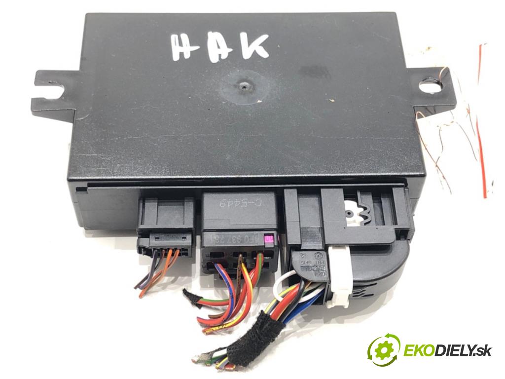 SKODA OCTAVIA III Combi (5E5, 5E6) 2012 - 2022    1.5 TSI 110 kW [150 KM] benzyna 2017 - 2022  Modul ťažného oka 5Q0907383L (Ostatné)