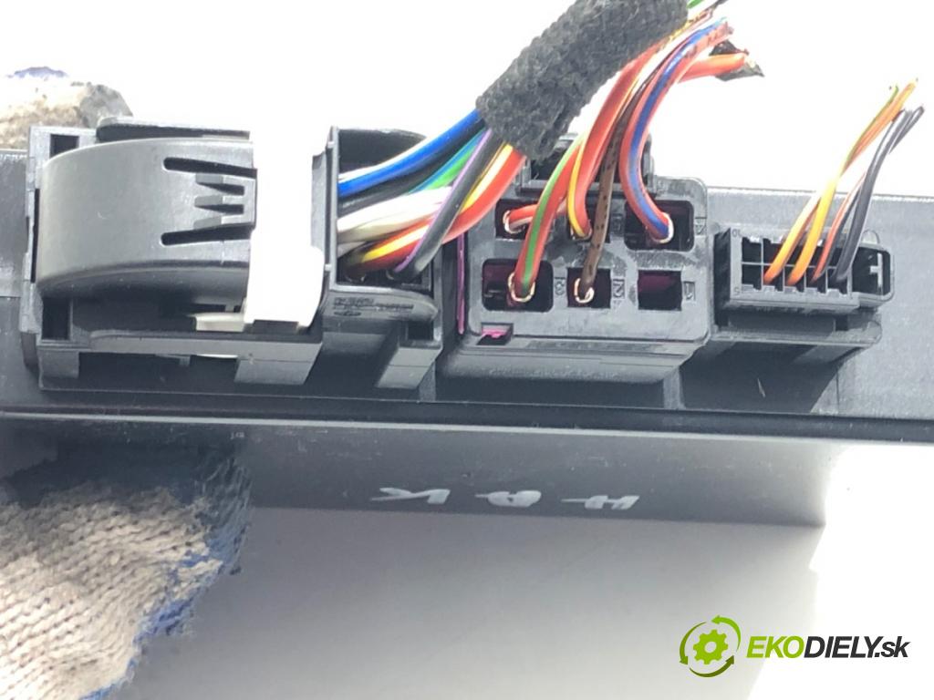 SKODA OCTAVIA III Combi (5E5, 5E6) 2012 - 2022    1.5 TSI 110 kW [150 KM] benzyna 2017 - 2022  Modul ťažného oka 5Q0907383L (Ostatné)