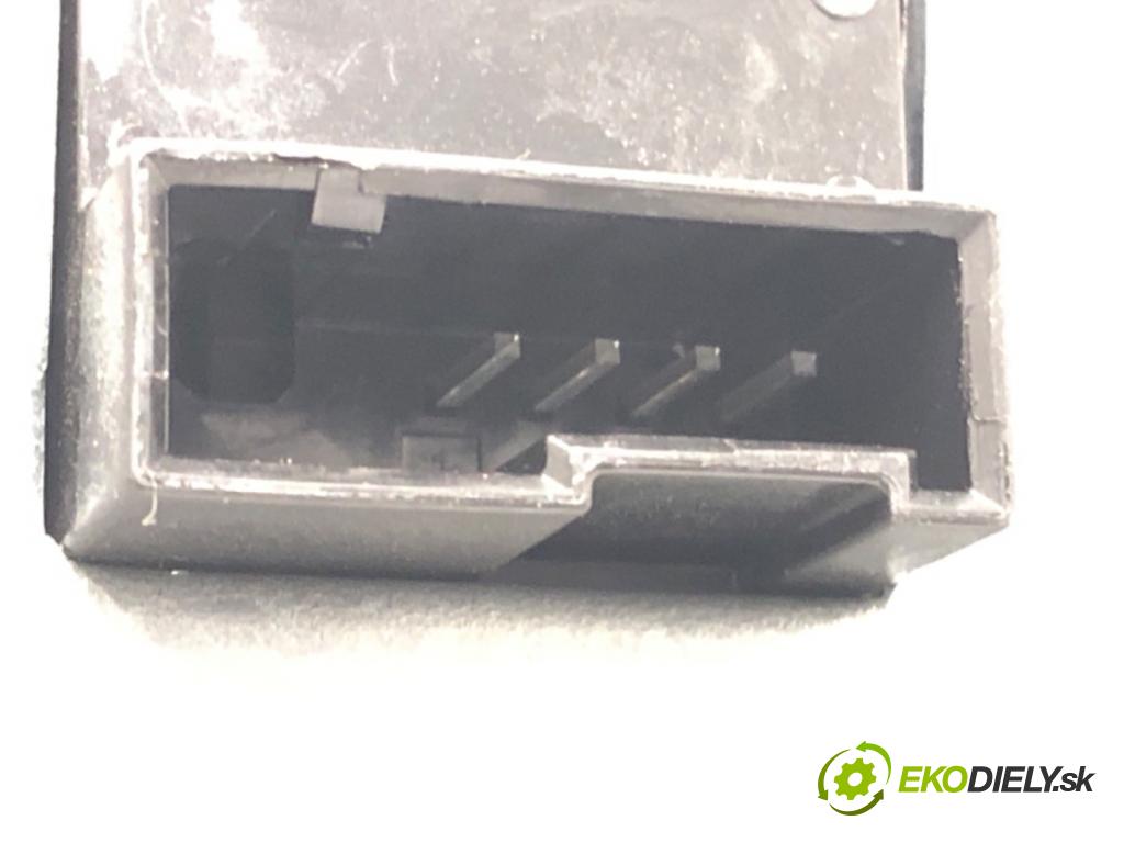 SKODA OCTAVIA III Combi (5E5, 5E6) 2012 - 2022    1.5 TSI 110 kW [150 KM] benzyna 2017 - 2022  blokáda volantu 2Q0905861A (Ostatné)