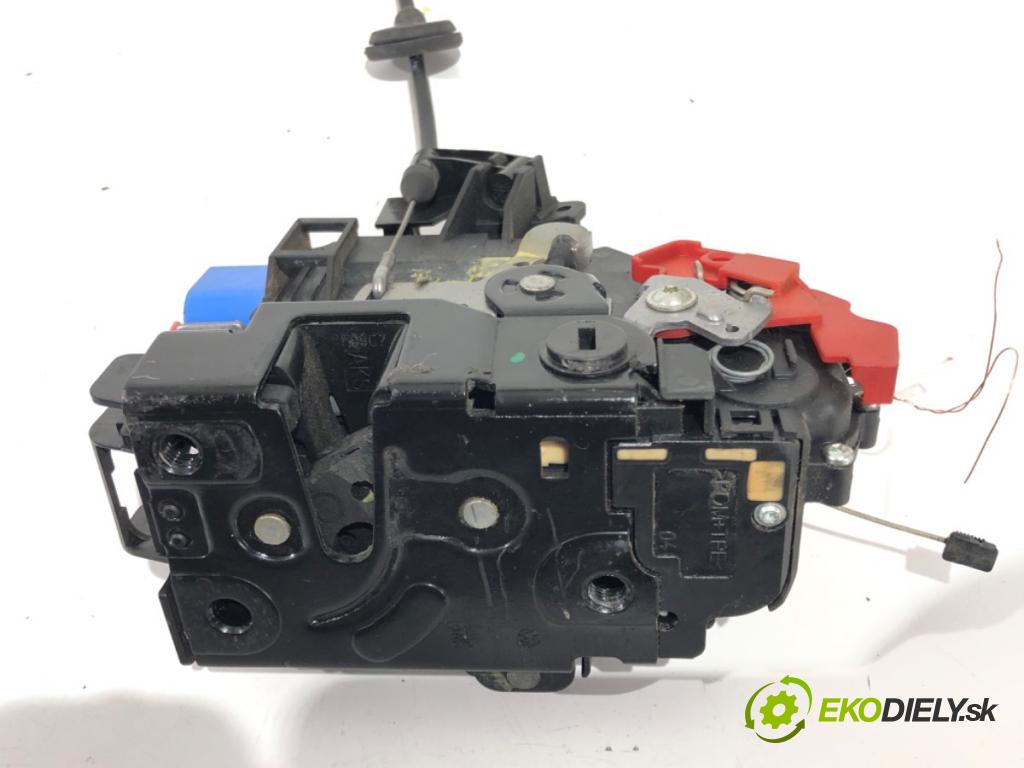 VW GOLF V (1K1) 2003 - 2010    1.9 TDI 77 kW [105 KM] olej napędowy 2003 - 2008  zámok dveře pravý zadní část 7L0839016D