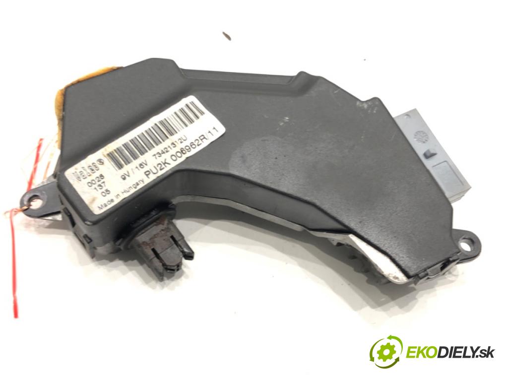 OPEL VECTRA C (Z02) 2002 - 2009    1.8 16V 90 kW [122 KM] benzyna 2002 - 2008  odpor rezistor topení vzduchu 73421312U (Odpory topení)