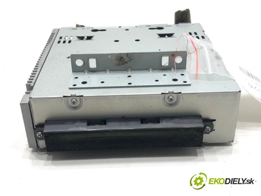 VOLVO V50 (545) 2003 - 2012    2.0 D 100 kW [136 KM] olej napędowy 2004 - 2010  RADIO 30752889AD (Audio zariadenie)