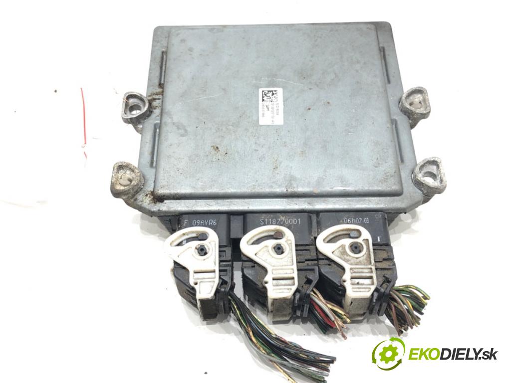 VOLVO V50 (545) 2003 - 2012    2.0 D 100 kW [136 KM] olej napędowy 2004 - 2010  riadiaca jednotka Motor 30785520AA (Riadiaca jednotka)