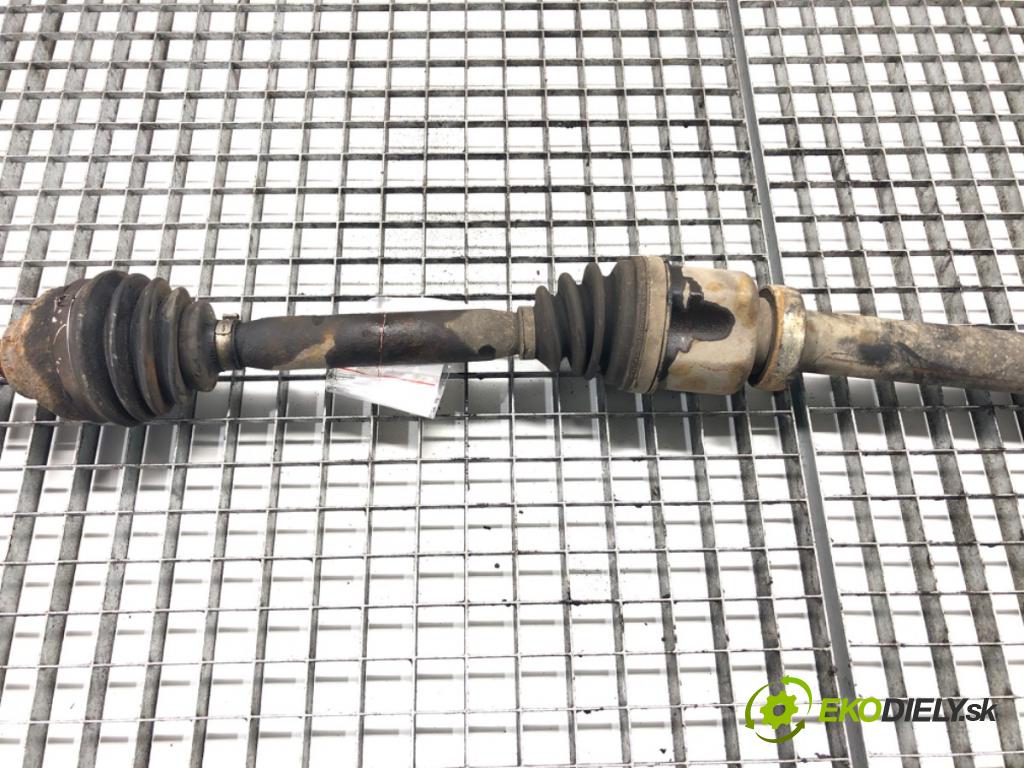 VOLVO V50 (545) 2003 - 2012    2.0 D 100 kW [136 KM] olej napędowy 2004 - 2010  Poloos pravy predný