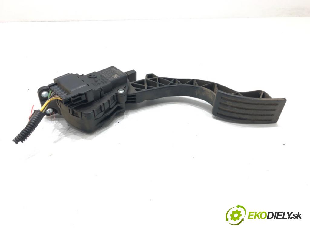 VOLVO V50 (545) 2003 - 2012    2.0 D 100 kW [136 KM] olej napędowy 2004 - 2010  Potenciometer plynu 4M51-9F836-AH (Pedál)