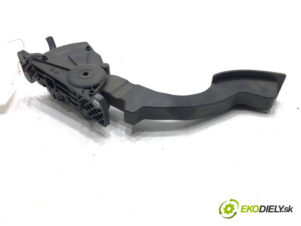 VOLVO V50 (545) 2003 - 2012    2.0 D 100 kW [136 KM] olej napędowy 2004 - 2010  Potenciometer plynu 4M51-9F836-AH (Pedál)