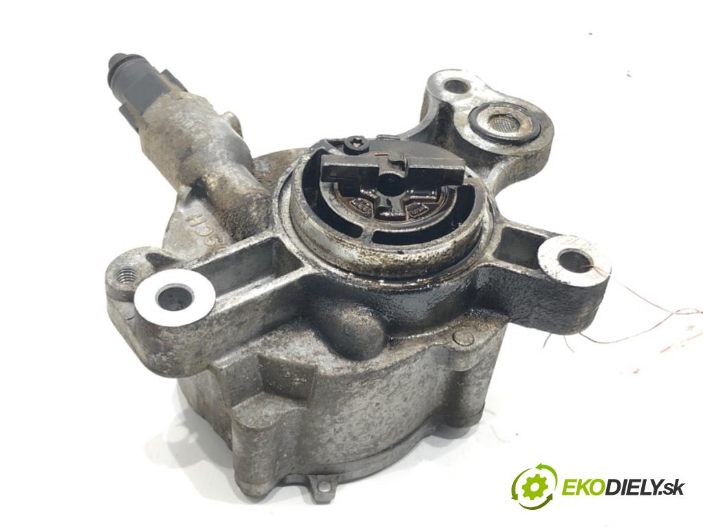 VOLVO V50 (545) 2003 - 2012    2.0 D 100 kW [136 KM] olej napędowy 2004 - 2010  Pumpa vákuová 