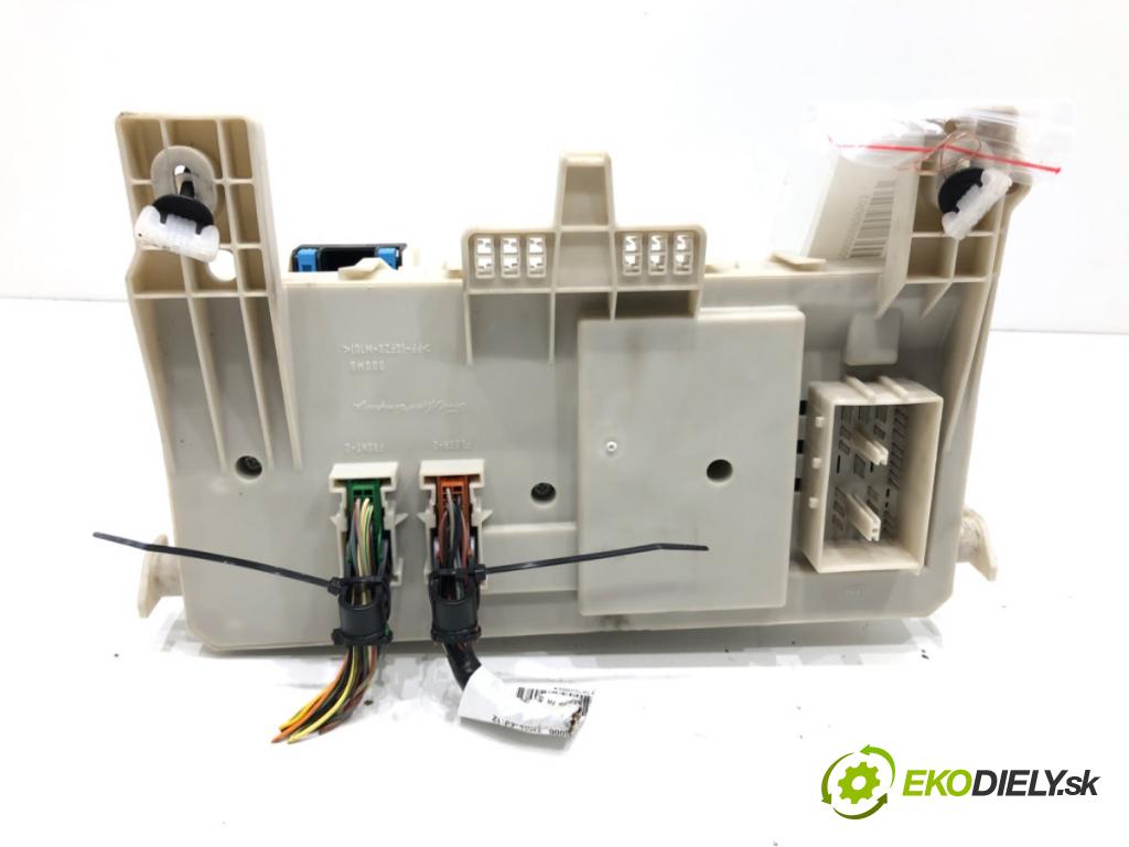 VOLVO V50 (545) 2003 - 2012    2.0 D 100 kW [136 KM] olej napędowy 2004 - 2010  modul BSI 30765015 (Pojistkové skříňky)