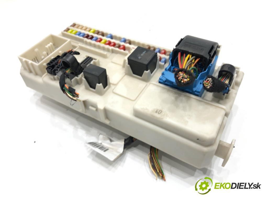 VOLVO V50 (545) 2003 - 2012    2.0 D 100 kW [136 KM] olej napędowy 2004 - 2010  modul BSI 30765015 (Pojistkové skříňky)