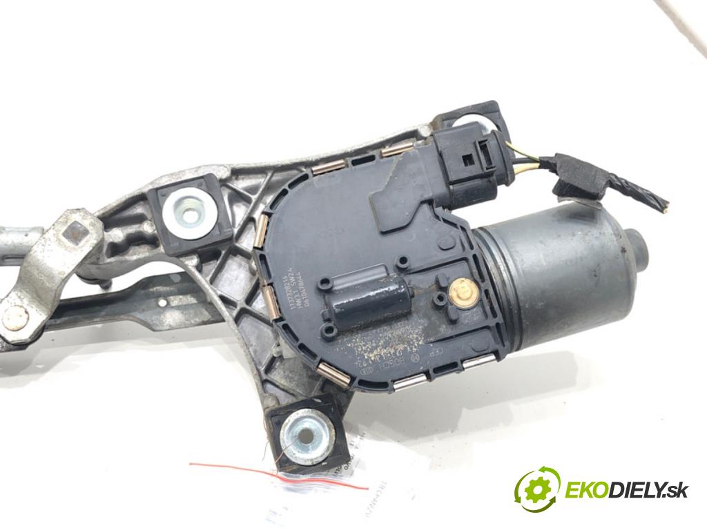 VOLVO V50 (545) 2003 - 2012    2.0 D 100 kW [136 KM] olej napędowy 2004 - 2010  Mechanizmus stieračov predný 30699344 (Motorček stieračov predné)