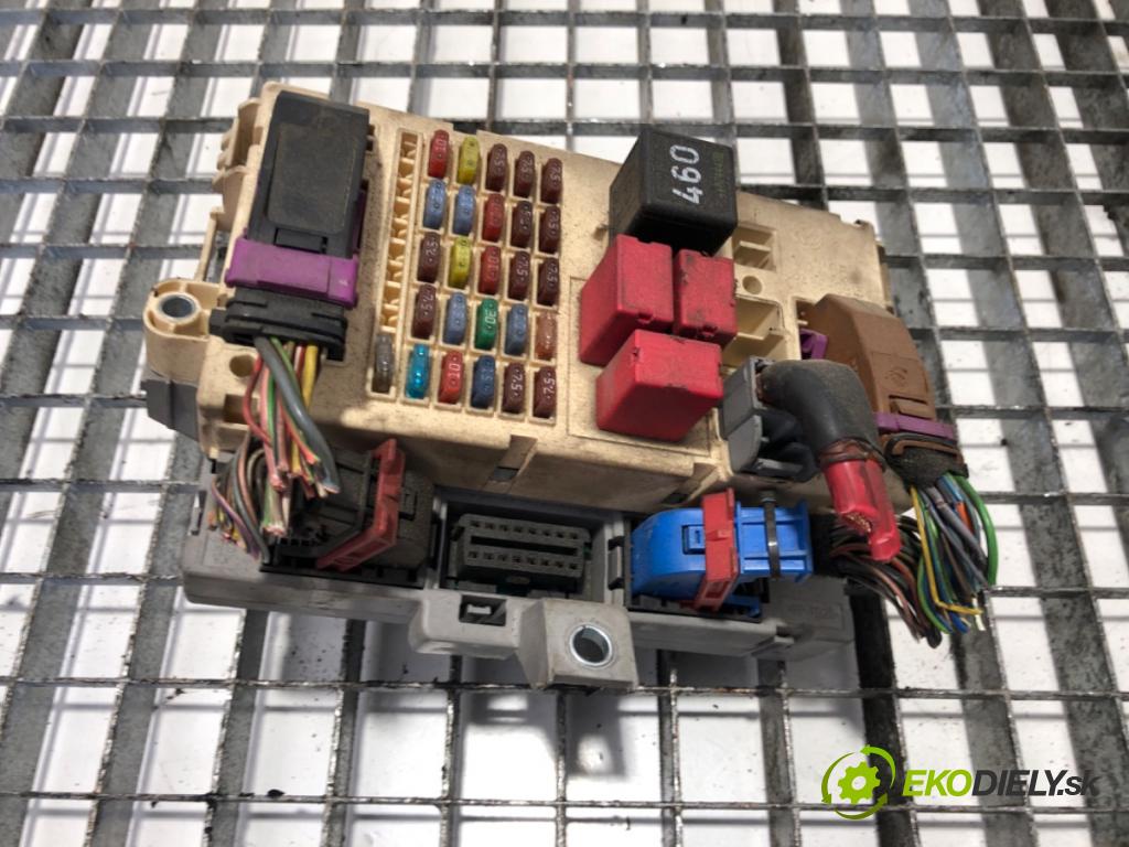 CITROEN JUMPER Autobus 2006 - 2022    2.2 HDi 120 88 kW [120 KM] olej napędowy 2006 - 2022  skříňka poistková  (Pojistkové skříňky)