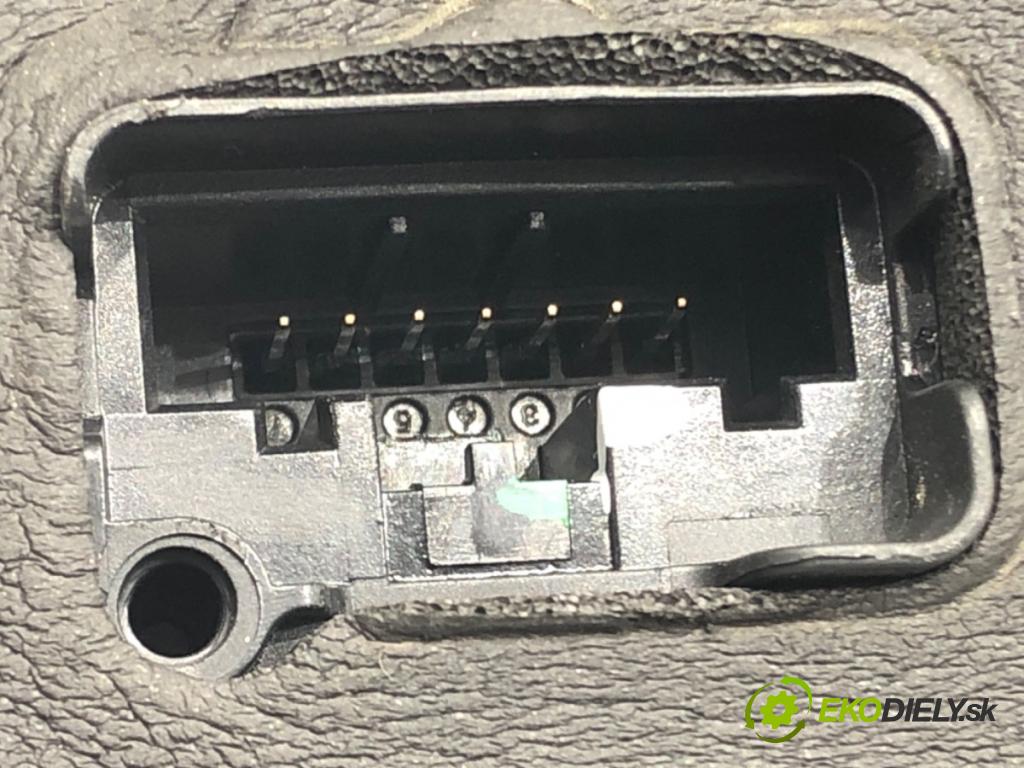 VW PASSAT B8 (3G2, CB2) 2014 - 2022    1.8 TSI 132 kW [180 KM] benzyna 2015 - 2022  zámok dveře pravý zadní část 5E0839016