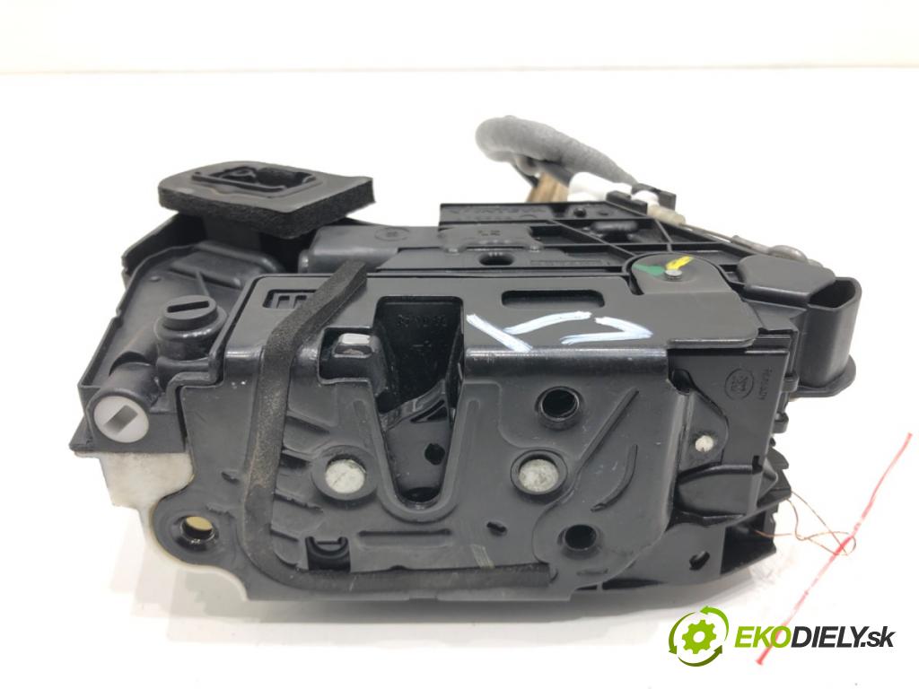 VW PASSAT B8 (3G2, CB2) 2014 - 2022    1.8 TSI 132 kW [180 KM] benzyna 2015 - 2022  zámok dveře levý zadní část 5E0839015