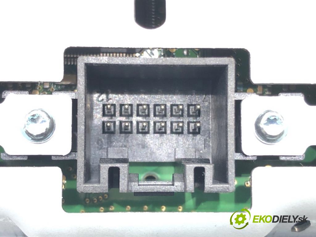 VW PASSAT B8 (3G2, CB2) 2014 - 2022    1.8 TSI 132 kW [180 KM] benzyna 2015 - 2022  RADIO 3G0919605D (Audio zariadenie)