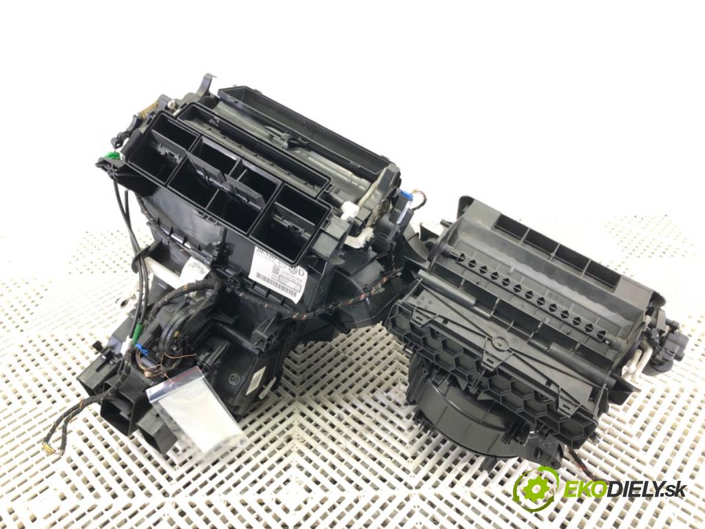 VW PASSAT B8 (3G2, CB2) 2014 - 2022    1.8 TSI 132 kW [180 KM] benzyna 2015 - 2022  Výhrevné teleso, radiátor kúrenia komplet KOMBAJN 3Q1820005AQ (Radiátor kúrenia)