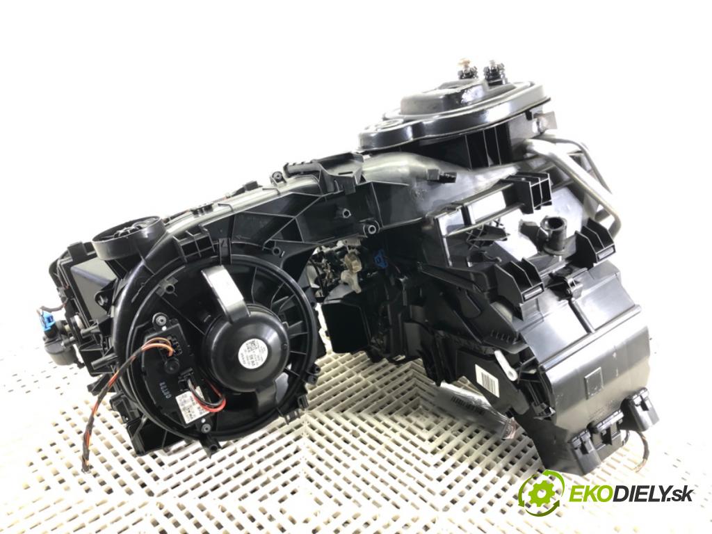 VW PASSAT B8 (3G2, CB2) 2014 - 2022    1.8 TSI 132 kW [180 KM] benzyna 2015 - 2022  Výhrevné teleso, radiátor kúrenia komplet KOMBAJN 3Q1820005AQ (Radiátor kúrenia)