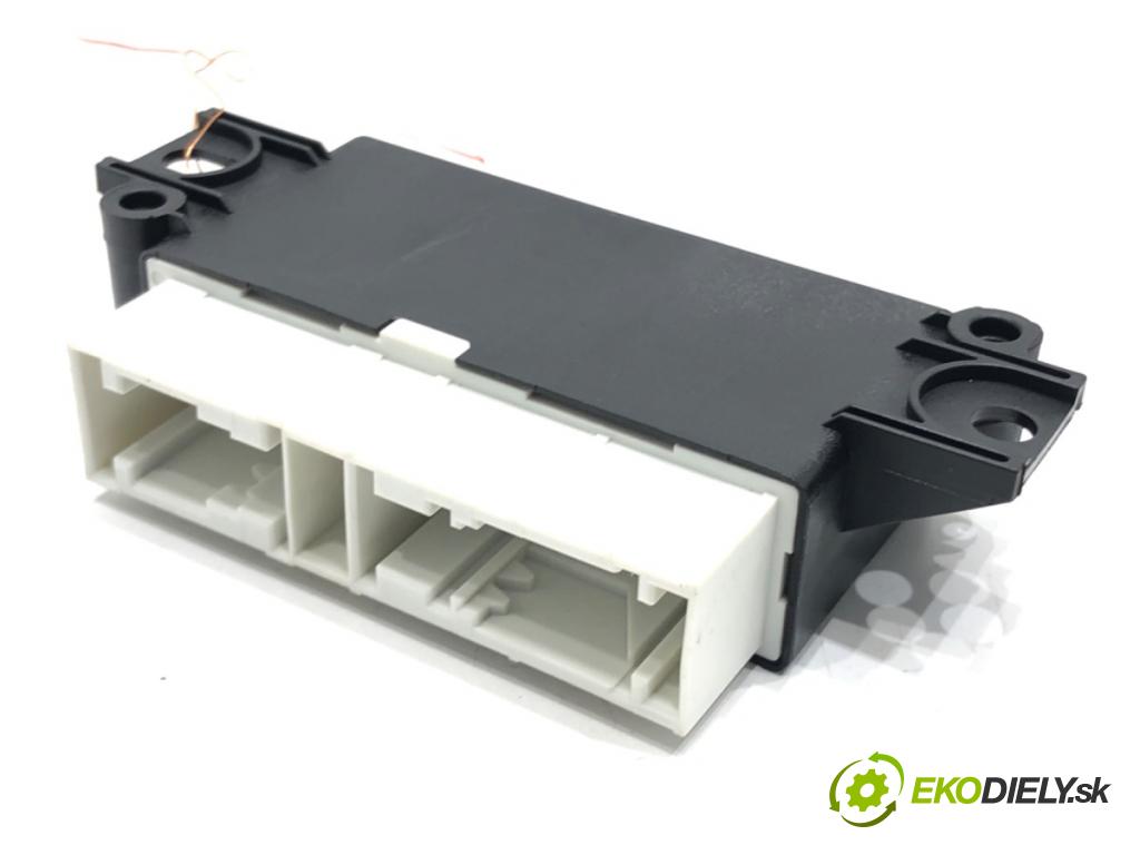 VW PASSAT B8 (3G2, CB2) 2014 - 2022    1.8 TSI 132 kW [180 KM] benzyna 2015 - 2022  Modul PDC 5Q0919294L (Ostatné)