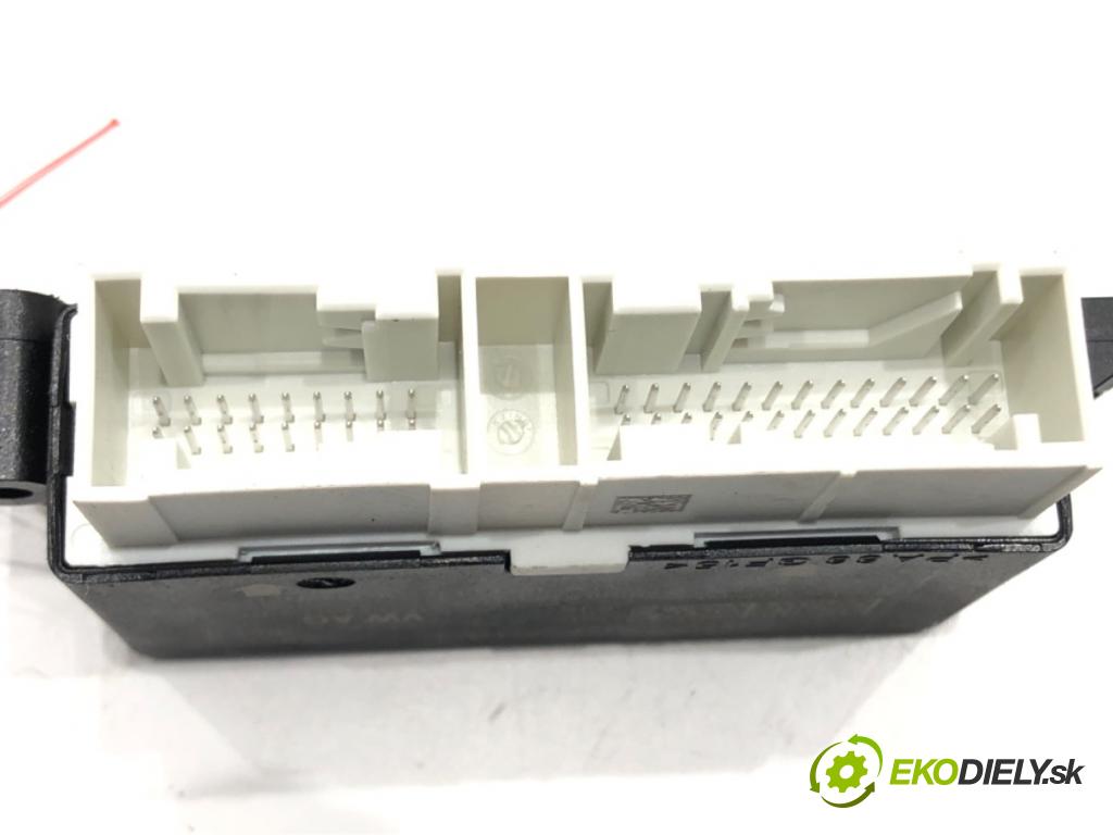 VW PASSAT B8 (3G2, CB2) 2014 - 2022    1.8 TSI 132 kW [180 KM] benzyna 2015 - 2022  Modul PDC 5Q0919294L (Ostatné)