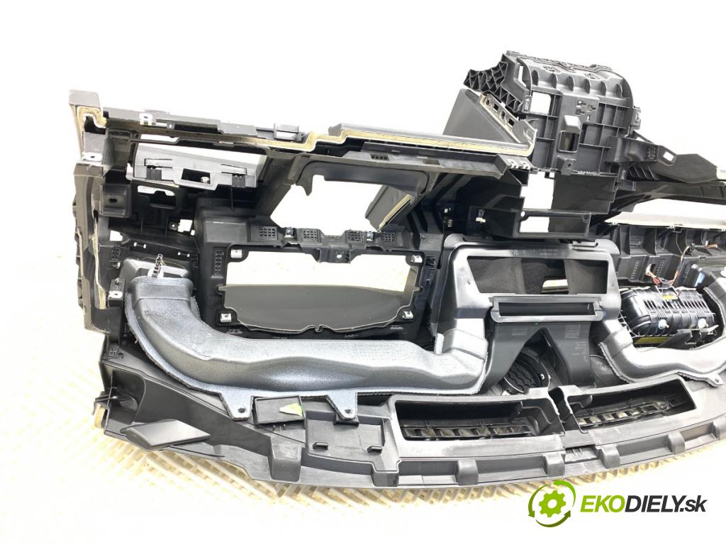 VW PASSAT B8 (3G2, CB2) 2014 - 2022    1.8 TSI 132 kW [180 KM] benzyna 2015 - 2022  Palubná doska silentbloku ZÁBORY: 5G0880201C