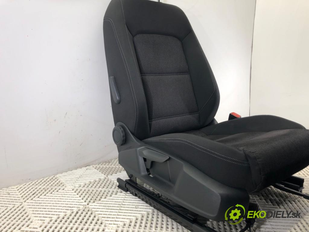 VW PASSAT B8 (3G2, CB2) 2014 - 2022    1.8 TSI 132 kW [180 KM] benzyna 2015 - 2022  Sedadlo pravy predný