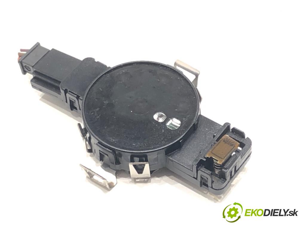 VW PASSAT B8 (3G2, CB2) 2014 - 2022    1.8 TSI 132 kW [180 KM] benzyna 2015 - 2022  Snímač dažďa 8UD955559B (Snímač dažďa)