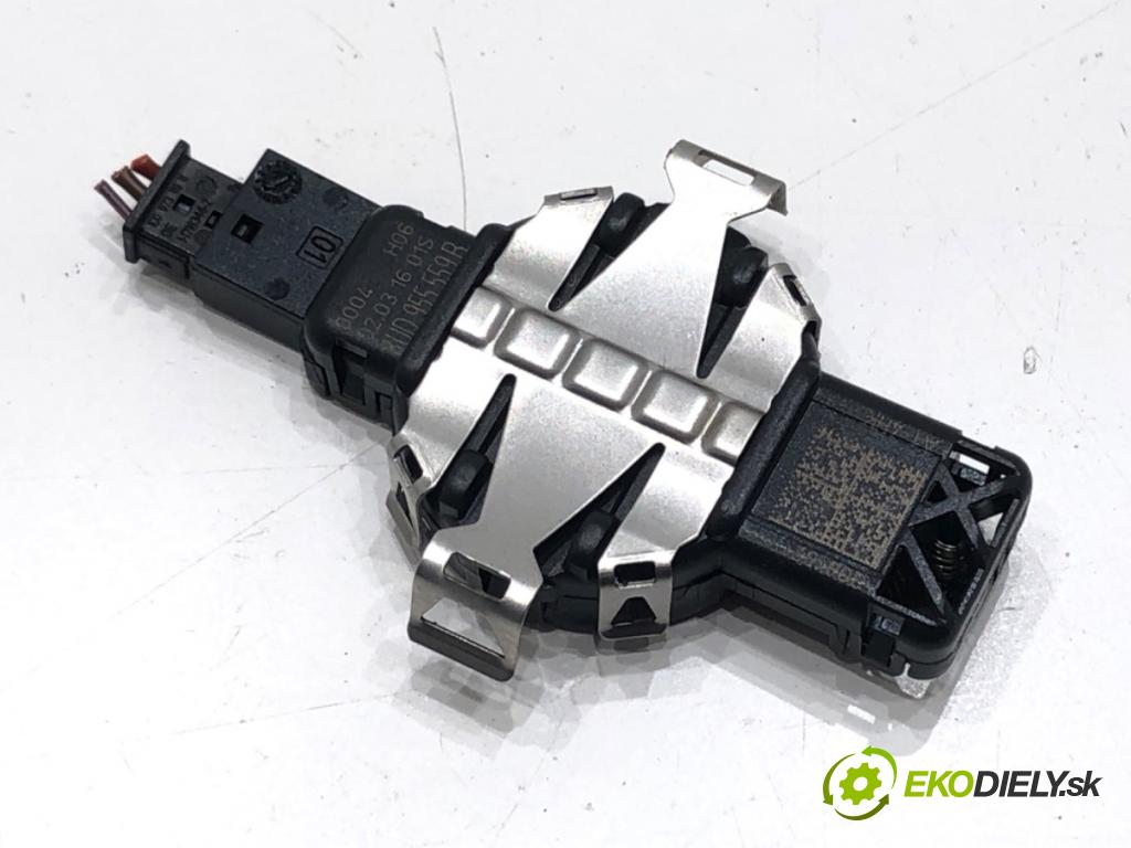 VW PASSAT B8 (3G2, CB2) 2014 - 2022    1.8 TSI 132 kW [180 KM] benzyna 2015 - 2022  Snímač dažďa 8UD955559B (Snímač dažďa)