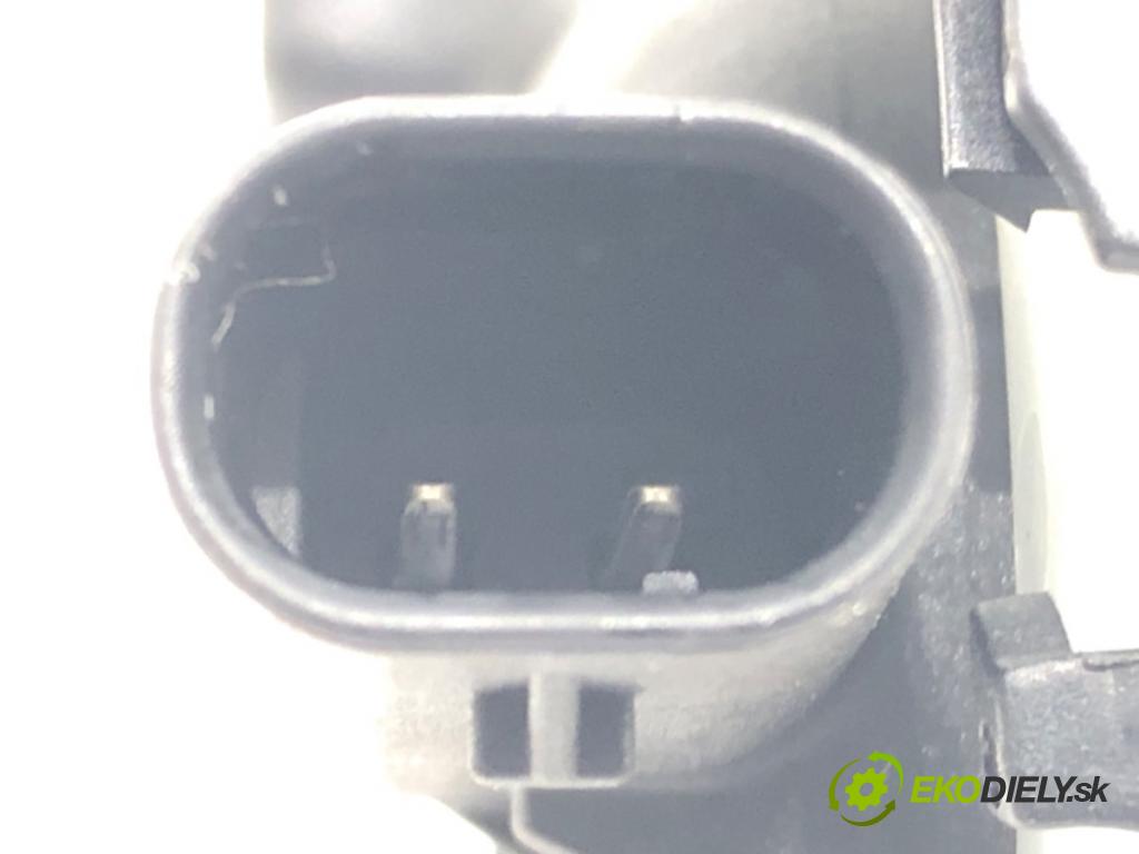 VW PASSAT B8 (3G2, CB2) 2014 - 2022    1.8 TSI 132 kW [180 KM] benzyna 2015 - 2022  Snímač nárazu 3Q0959354A (Snímač nárazu)