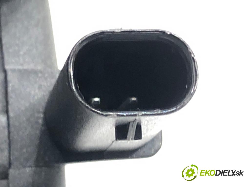 VW PASSAT B8 (3G2, CB2) 2014 - 2022    1.8 TSI 132 kW [180 KM] benzyna 2015 - 2022  Snímač nárazu 3Q0959351A (Snímač nárazu)