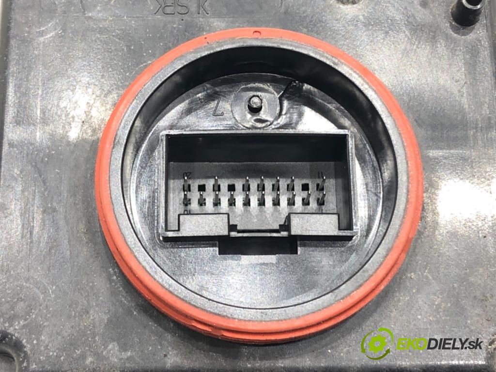 VW PASSAT B8 (3G2, CB2) 2014 - 2022    1.8 TSI 132 kW [180 KM] benzyna 2015 - 2022  Menič XENON 4G0907697F (Riadiaca jednotka xenónu)