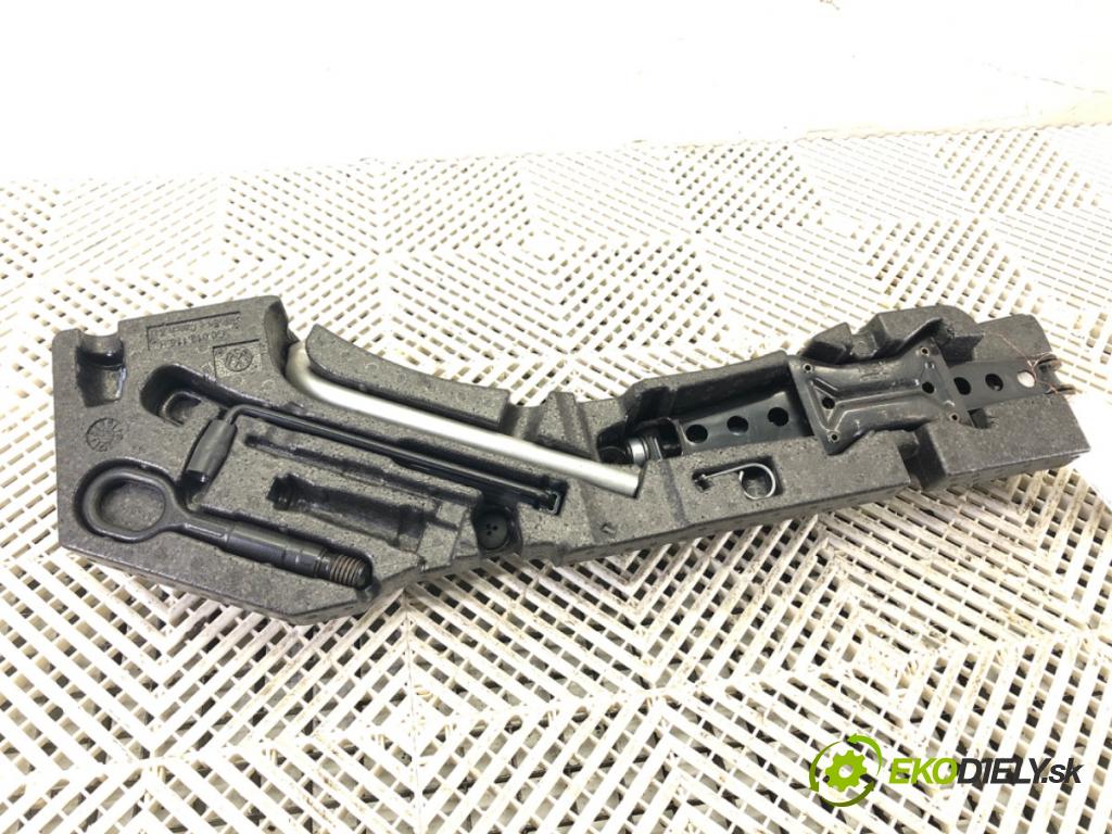 VW PASSAT B8 (3G2, CB2) 2014 - 2022    1.8 TSI 132 kW [180 KM] benzyna 2015 - 2022  Súprava naradí Mechanizmus  (Ostatné)