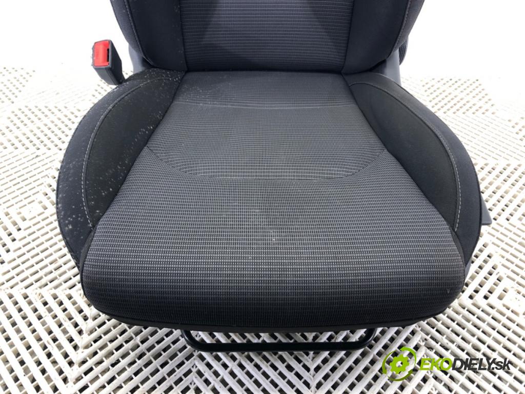 HYUNDAI i30 liftback 2019 74 kW 1.4 MPI 1368 Sedadlo pravy predný