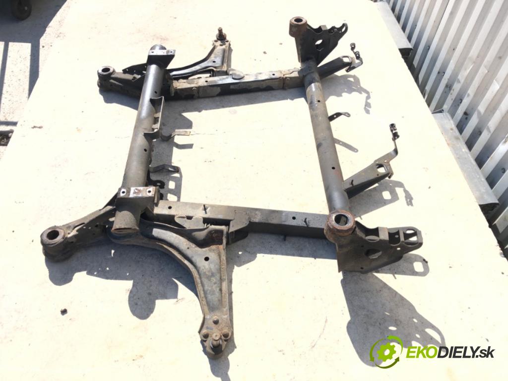 MERCEDES-BENZ VITO Autobus (W638) 1996 - 2003    110 TD 2.3 (638.174) 72 kW [98 KM] olej napędowy 1996 - 2003  výztuha pod motor  (Výztuhy přední)