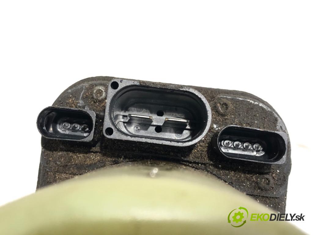 SKODA ROOMSTER (5J7) 2006 - 2015    1.6 TDI 77 kW [105 KM] olej napędowy 2010 - 2015  Pumpa servočerpadlo 6R0423156B (Servočerpadlá, pumpy riadenia)