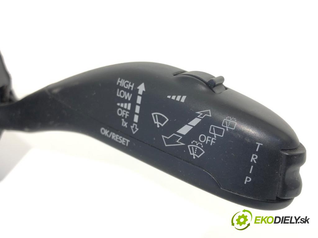 SKODA ROOMSTER (5J7) 2006 - 2015    1.6 TDI 77 kW [105 KM] olej napędowy 2010 - 2015  Prepínač kombinovaný 6R0953501A (Prepínače, spínače, tlačidlá a ovládače kúrenia)