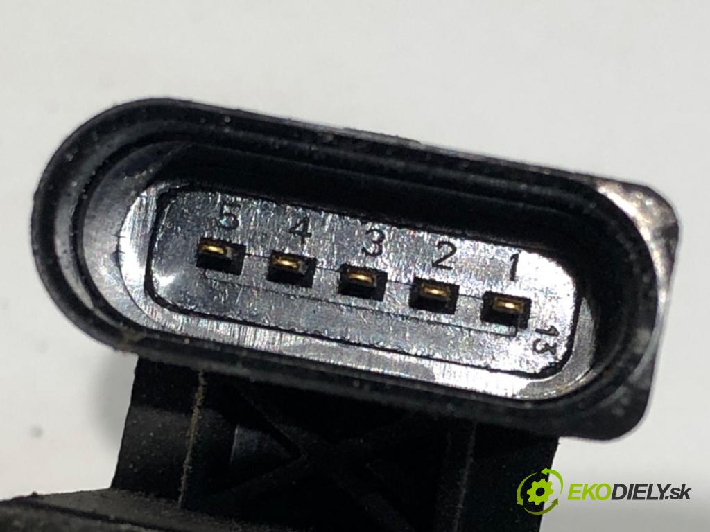 SKODA ROOMSTER (5J7) 2006 - 2015    1.6 TDI 77 kW [105 KM] olej napędowy 2010 - 2015  Škrtiaca klapka 03L128063Q (Škrtiace klapky)