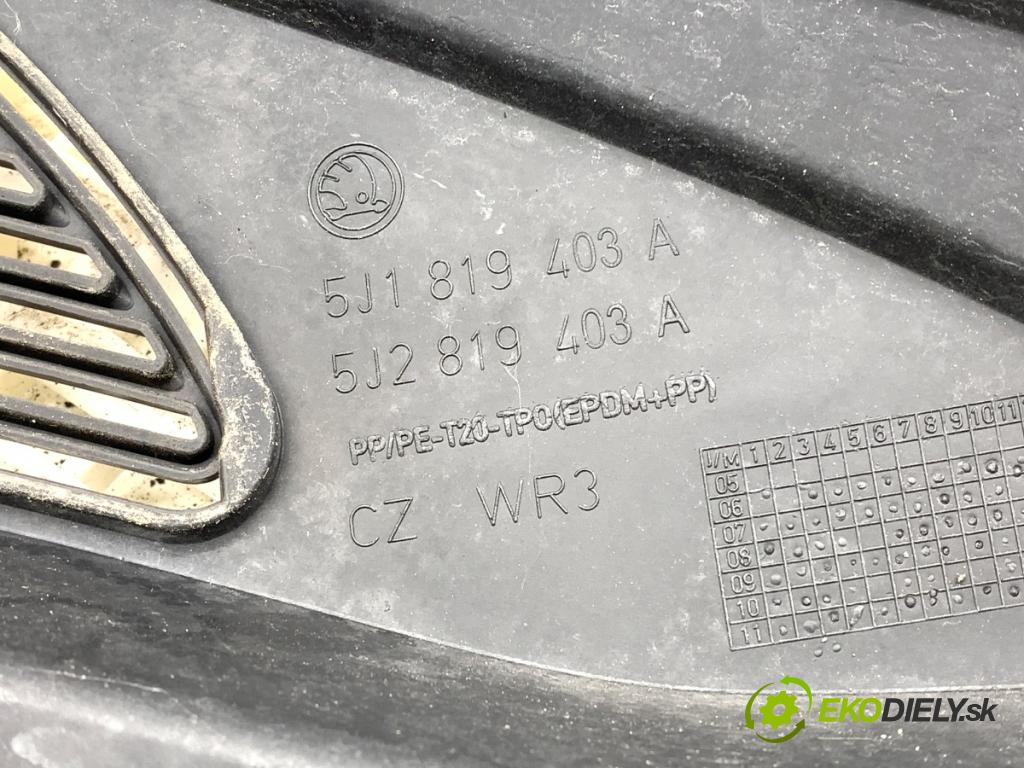 SKODA ROOMSTER (5J7) 2006 - 2015    1.6 TDI 77 kW [105 KM] olej napędowy 2010 - 2015  Torpédo, plast pod čelné okno 5J1819403A (Torpédo)
