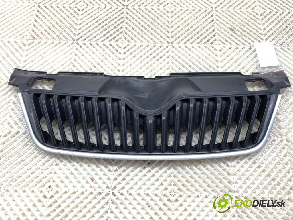 SKODA ROOMSTER (5J7) 2006 - 2015    1.6 TDI 77 kW [105 KM] olej napędowy 2010 - 2015  Mriežka maska 5J0853668C (Mriežka predná (maska chladiča))