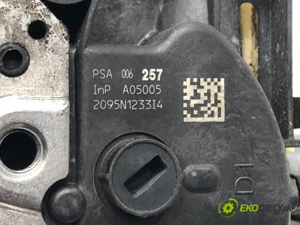 PEUGEOT 508 I (8D_) 2010 - 2018    1.6 HDi 84 kW [115 KM] olej napędowy 2012 - 2018  zámok dveře pravý přední část 006257