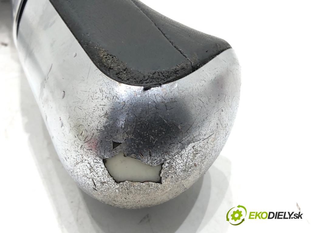 PEUGEOT 508 I (8D_) 2010 - 2018    1.6 HDi 84 kW [115 KM] olej napędowy 2012 - 2018  Kulisa 9685798580 (Rýchlostná páka / kulisa)