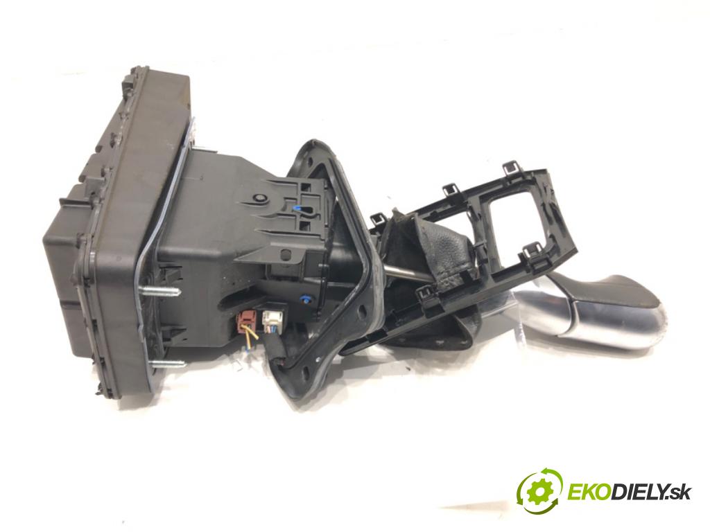 PEUGEOT 508 I (8D_) 2010 - 2018    1.6 HDi 84 kW [115 KM] olej napędowy 2012 - 2018  Kulisa 9685798580 (Rýchlostná páka / kulisa)