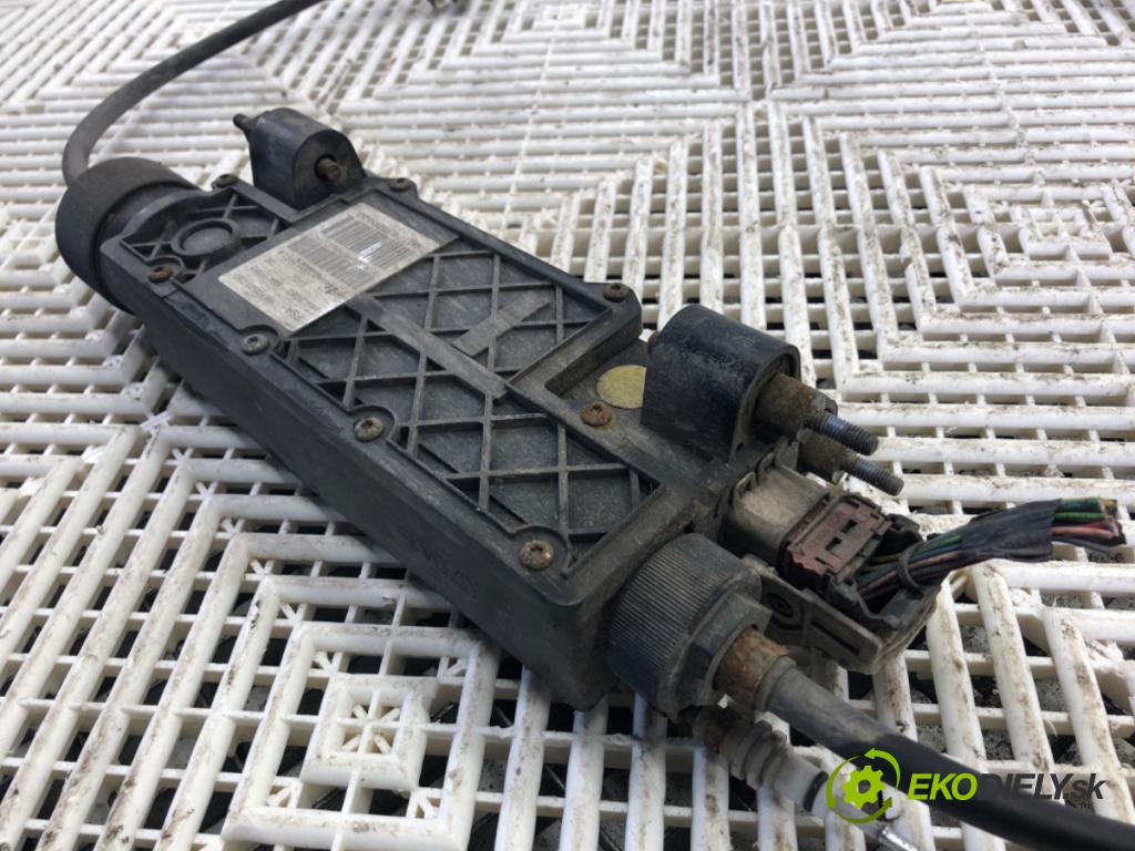 PEUGEOT 508 I (8D_) 2010 - 2018    1.6 HDi 84 kW [115 KM] olej napędowy 2012 - 2018  BRZDA: ručný elektrický 9810501780 (Ručné brzdy)