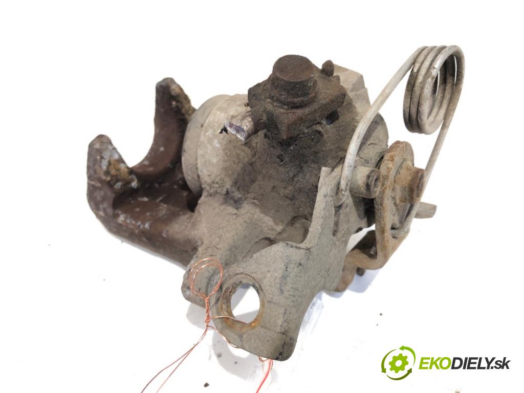 VW PASSAT B5.5 (3B3) 2000 - 2005    1.9 TDI 96 kW [130 KM] olej napędowy 2000 - 2005  Brzdič strmeň ľavy zad